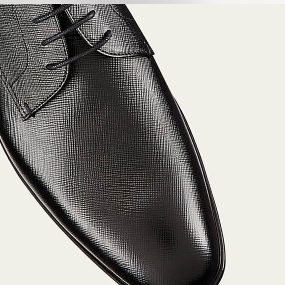 Prada saffiano textured leather shoe - Picture 4 of 4